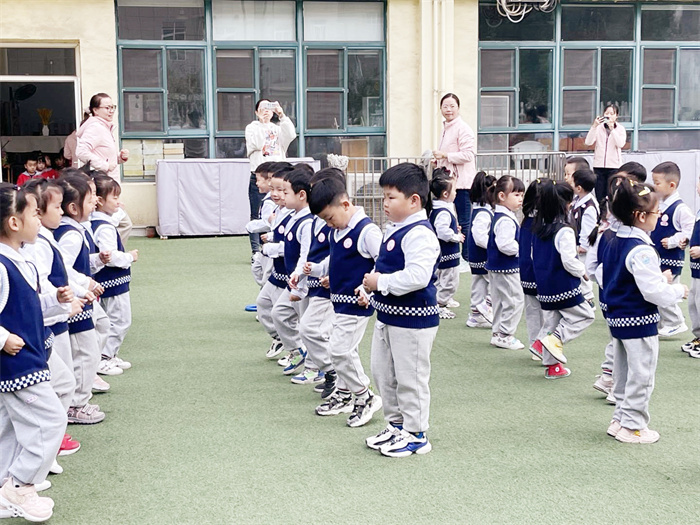 https://xhyey.wxlxjy.com/contents/sitefiles2035/10178774/images/27018222.jpg