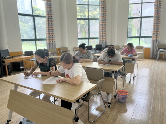 https://xhyey.wxlxjy.com/contents/sitefiles2060/10302363/images/44375267.jpg
