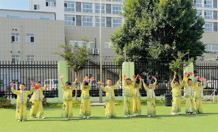 https://xhyey.wxlxjy.com/contents/sitefiles2060/10302363/images/46759549.jpg